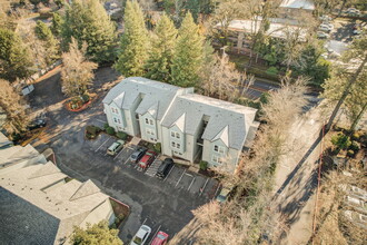 South Vista Apartments in Salem, OR - Building Photo - Building Photo