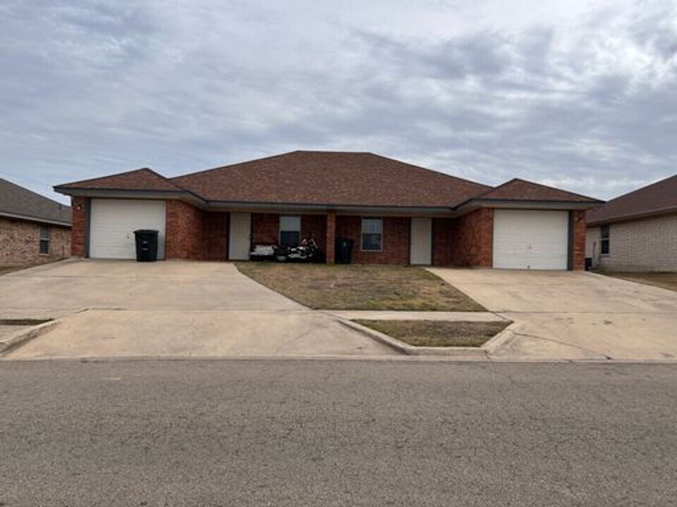 3802 Pecos Dr in Killeen, TX - Foto de edificio