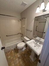 235 Ewing Dr in Fairfield, OH - Building Photo - Building Photo