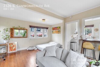 2326 N Commonwealth Ave in Los Angeles, CA - Building Photo - Building Photo