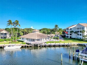 827 Oak Harbour Dr in Juno Beach, FL - Building Photo - Building Photo