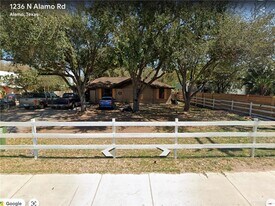 2 S Alamo Rd in Alamo, TX - Building Photo