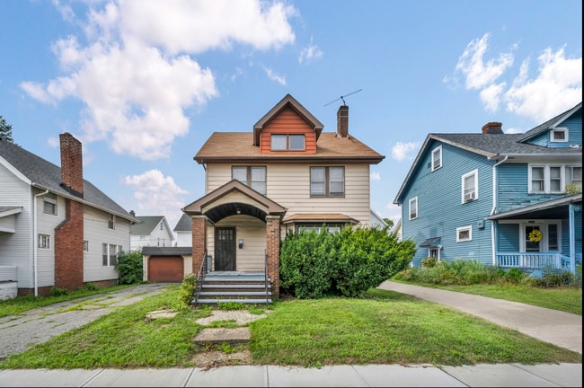 12721 Barrington Ave in Cleveland, OH - Building Photo - Building Photo