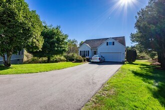 37 Augusta Way in Chelmsford, MA - Building Photo - Building Photo