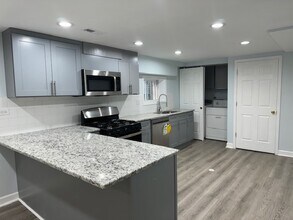 5823 N Rockwell St in Chicago, IL - Building Photo - Building Photo