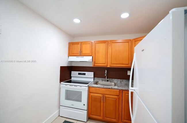 16117 NE 19th Ct in North Miami Beach, FL - Building Photo - Building Photo