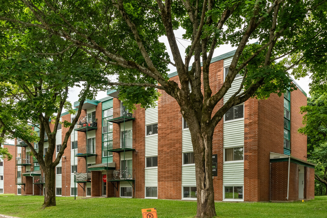 2355 Trudeau Rue in Québec, QC - Building Photo