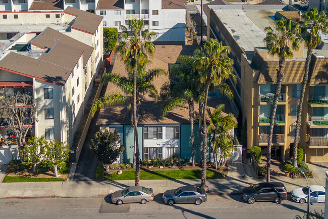 3520 Elm Ave in Long Beach, CA - Building Photo - Primary Photo