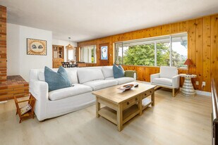 4000 Highland Dr in Carlsbad, CA - Building Photo