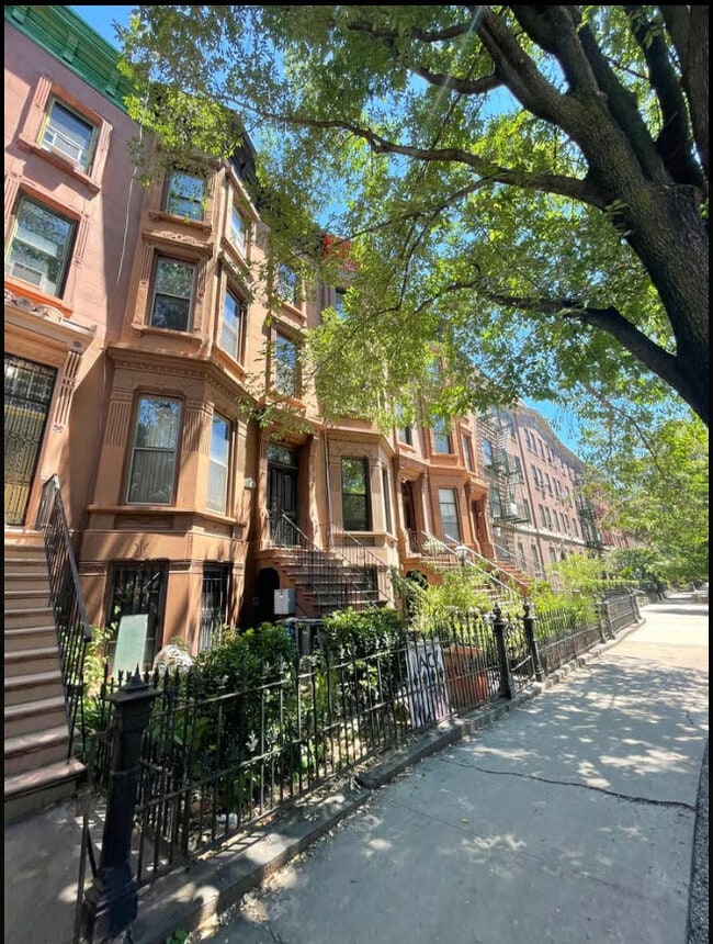 83 Lefferts Pl, Unit 2nd floor