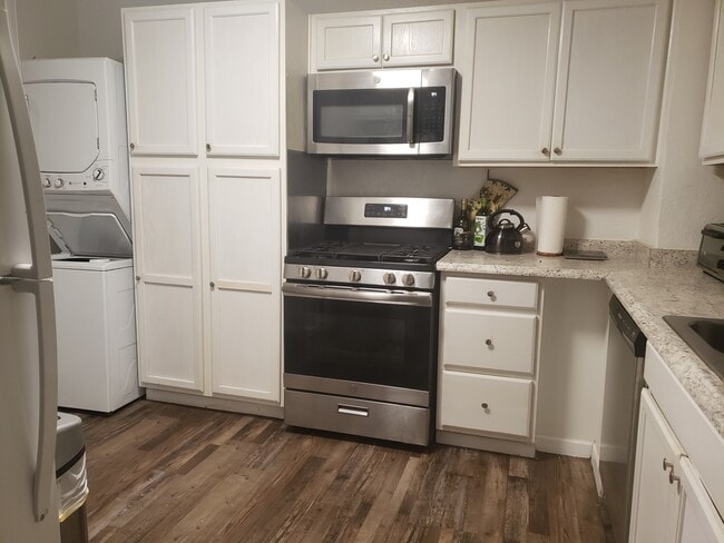 property at 225 S Bailey St