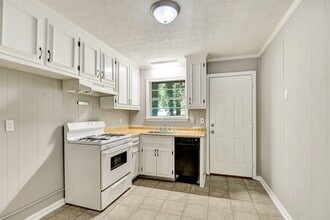 80 Cedar Dr in Watkinsville, GA - Building Photo - Building Photo