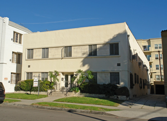 660 S Cloverdale Ave in Los Angeles, CA - Building Photo - Building Photo