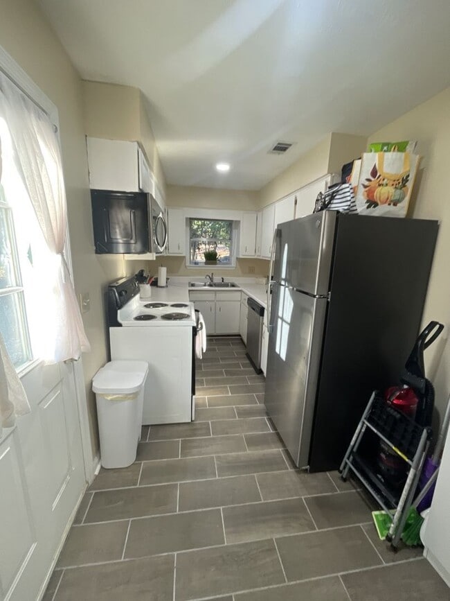 904 N College St in Auburn, AL - Building Photo - Building Photo