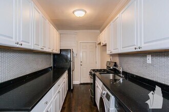 724 W Roscoe St in Chicago, IL - Building Photo - Building Photo