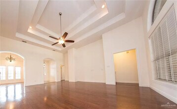 5917 N Cynthia St in McAllen, TX - Building Photo - Building Photo