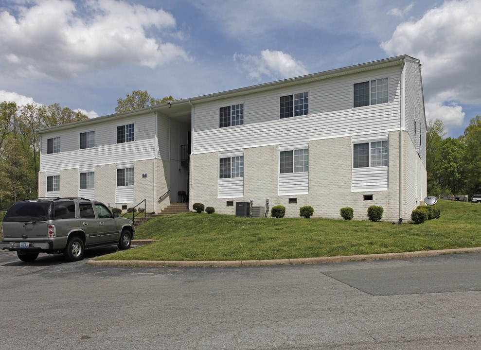 Avondale Park in Clarksville, TN - Foto de edificio