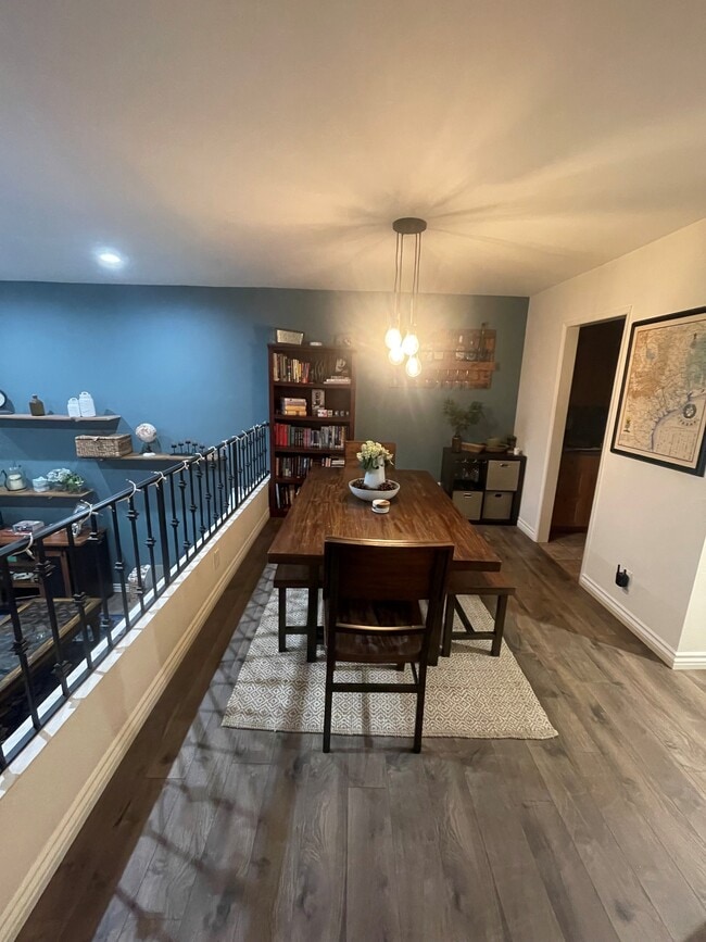 15221 W Magnolia Blvd in Los Angeles, CA - Foto de edificio - Building Photo