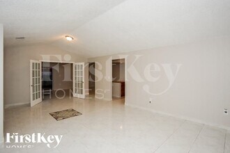 13710 SW 181st Terrace in Miami, FL - Foto de edificio - Building Photo
