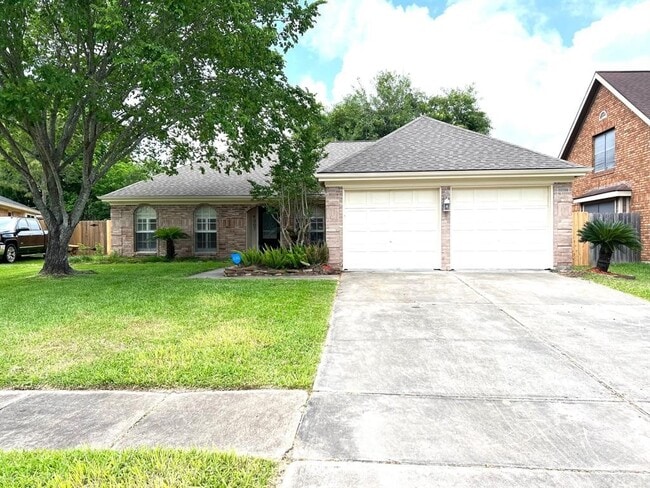 4007 Lotus Dr in Pearland, TX - Building Photo - Building Photo