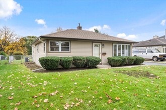 3604 Owl Dr in Rolling Meadows, IL - Building Photo - Building Photo