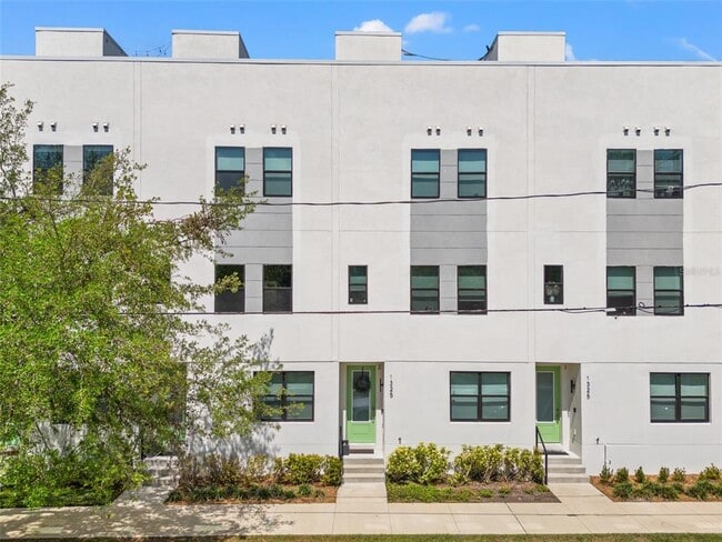 property at 1325 W Fig St
