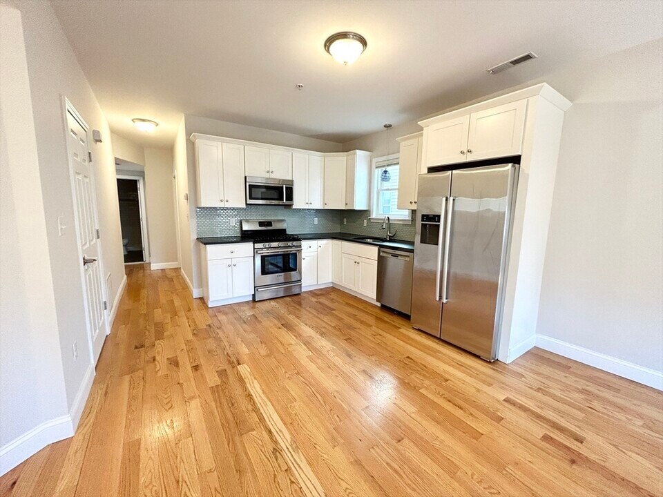 995 Dorchester Ave, Unit 2 in Boston, MA - Building Photo