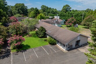 306 S Allen Rd in Wake Forest, NC - Foto de edificio - Building Photo