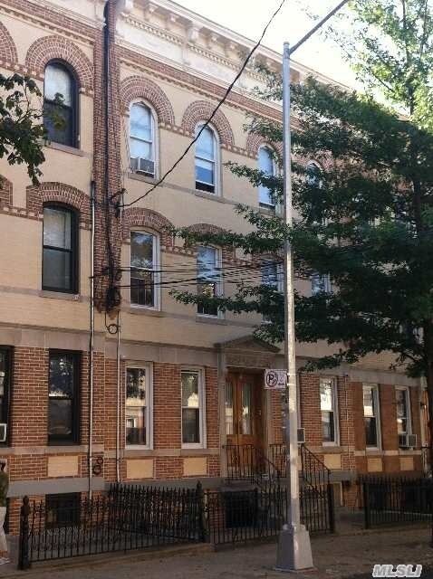 1876 Putnam Ave in Ridgewood, NY - Building Photo