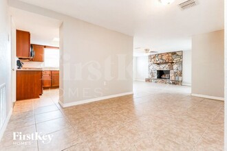 9825 Sandstone Ln in Port Richey, FL - Foto de edificio - Building Photo
