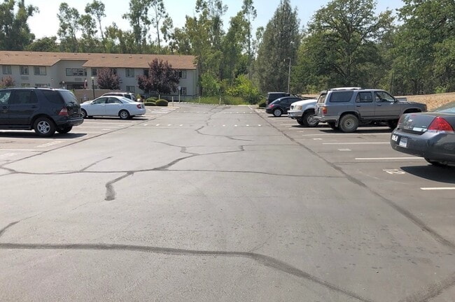 910 Canby Rd in Redding, CA - Building Photo - Building Photo