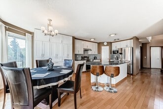 170 Shawbrooke Green SW in Calgary, AB - Building Photo - Building Photo