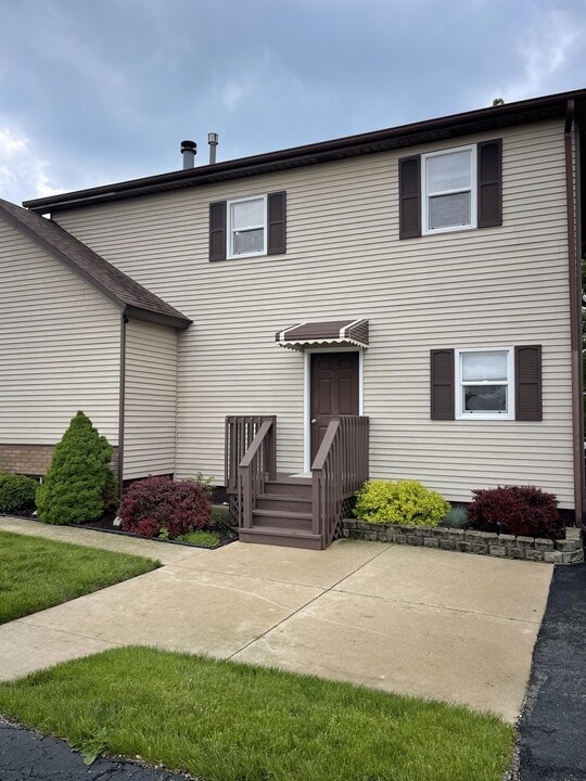 99 North Ave in Antioch, IL - Building Photo