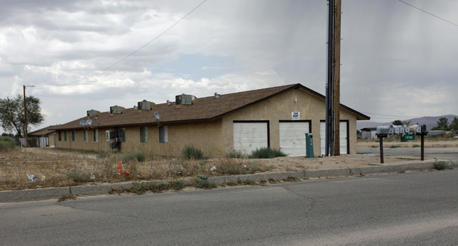 16268 Sultana St in Hesperia, CA - Building Photo - Building Photo