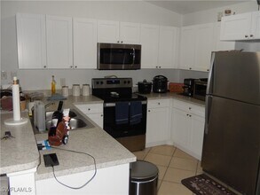 3824 SE 11th Ave in Cape Coral, FL - Building Photo - Building Photo