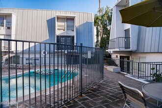 3416 N 44th St in Phoenix, AZ - Building Photo - Building Photo