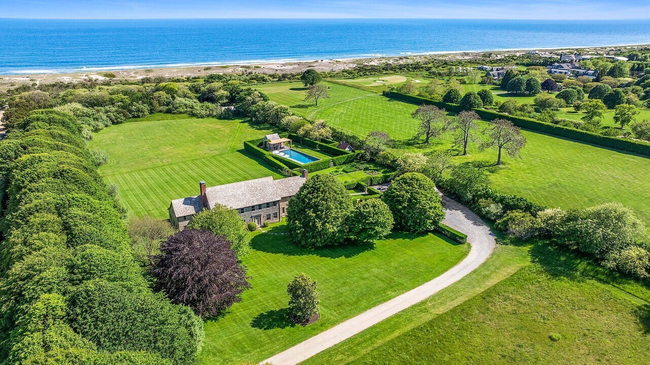 280 Further Ln in East Hampton, NY - Building Photo