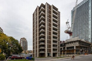 241 Redpath Ave in Toronto, ON - Building Photo
