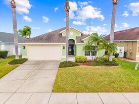 3167 Stonehurst Cir in Kissimmee, FL - Building Photo