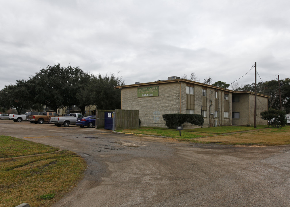 Kaysie Court Apartments in Angleton, TX - Building Photo