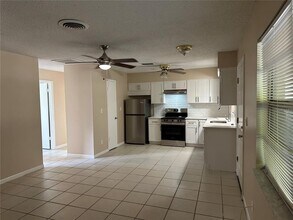 135 NE Madison Cir N in St. Petersburg, FL - Building Photo - Building Photo