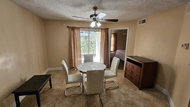 1972 Lake Atriums Cir in Orlando, FL - Building Photo - Building Photo