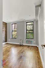 277 E 10th St in New York, NY - Building Photo - Building Photo