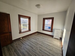 1560 7th Ave in Moline, IL - Building Photo - Building Photo