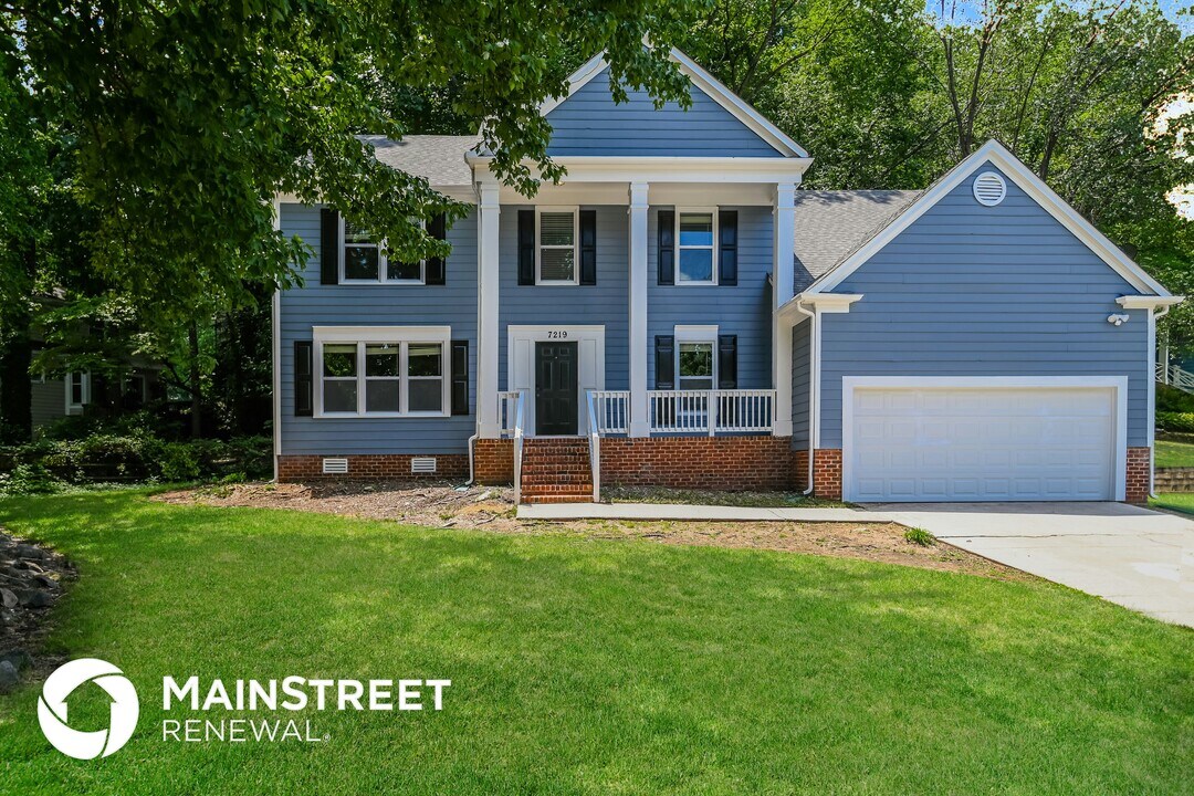 7219 Kinsmore Ln in Charlotte, NC - Building Photo