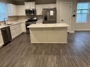 309 Pebble Creek Ct in Amherst, OH - Building Photo - Building Photo