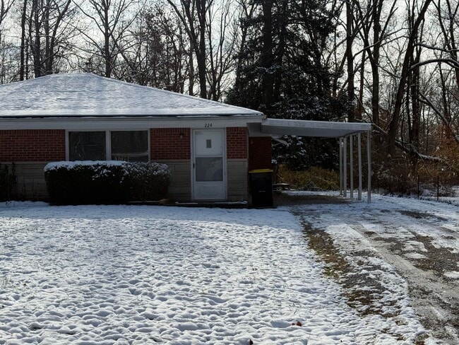 property at 224 E Ellis Rd