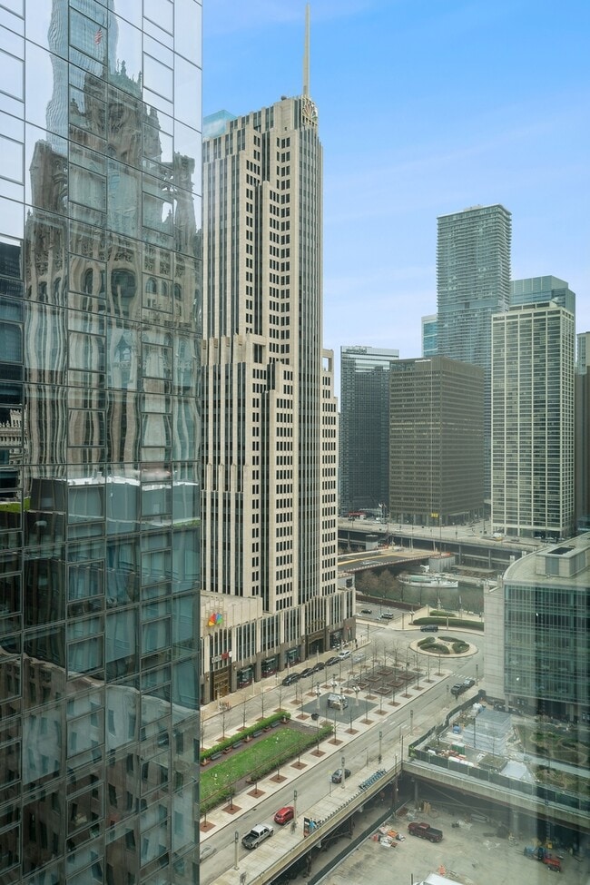 160 E Illinois St in Chicago, IL - Building Photo - Building Photo