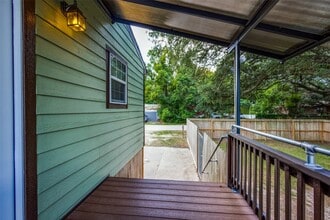 1200 W Phillips St in Alvin, TX - Building Photo - Building Photo