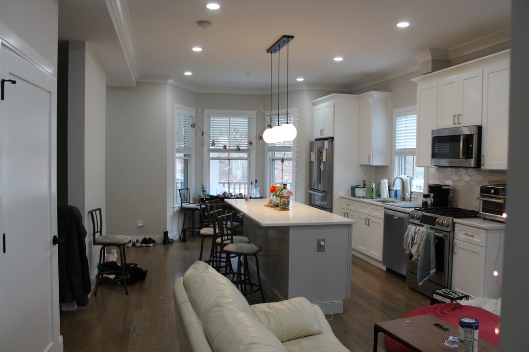 149 Foster St, Unit 1 in Boston, MA - Foto de edificio